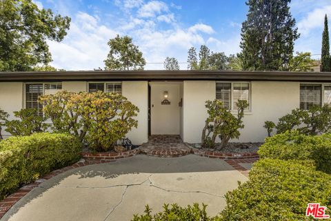 Photo of 4730 Cerrillos Drive, Woodland Hills, CA 91364 (MLS # 26829401)
