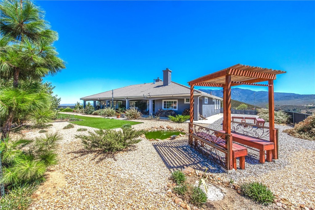 Twin Pines - Residential