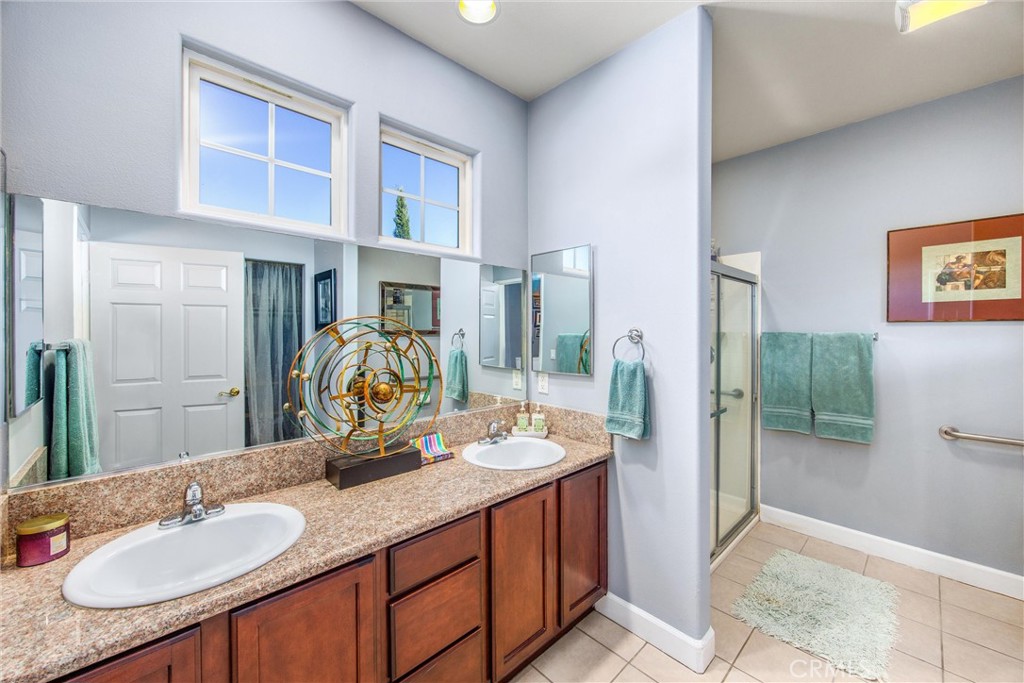 Twin Pines - Residential