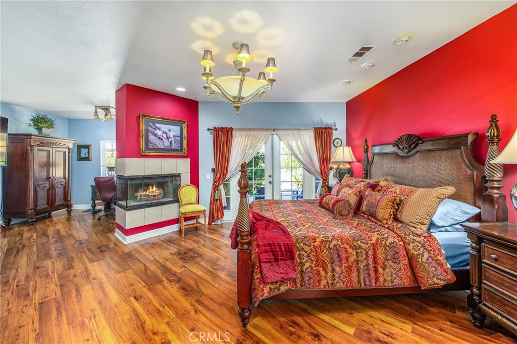 Twin Pines - Residential