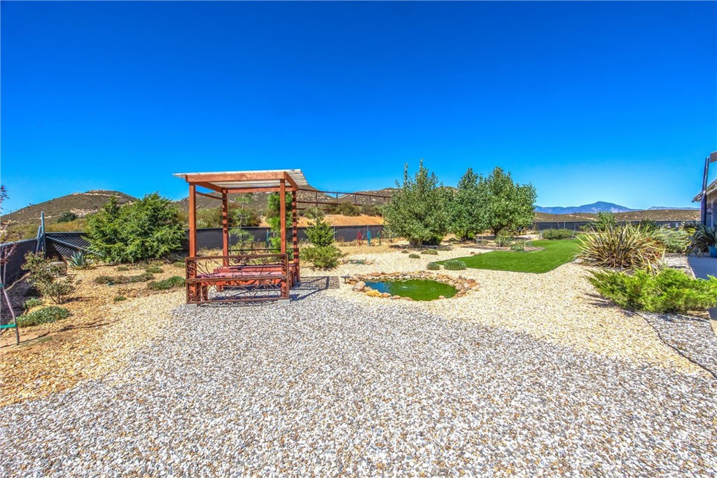 Twin Pines - Residential