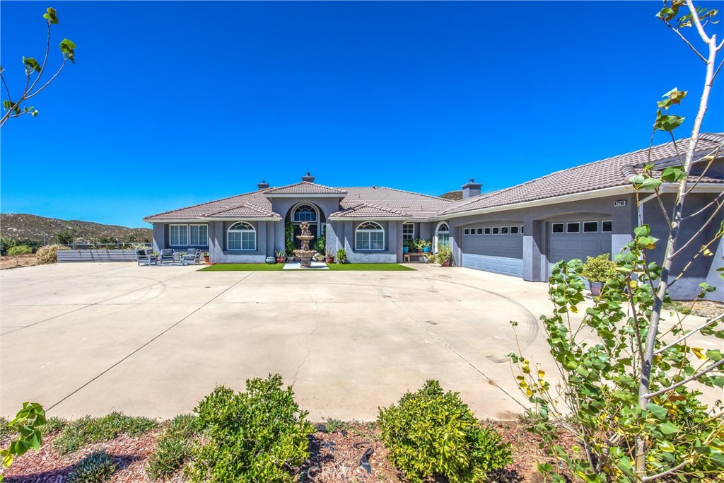 Twin Pines - Residential