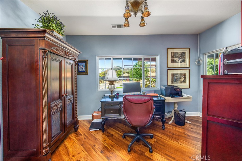 Twin Pines - Residential