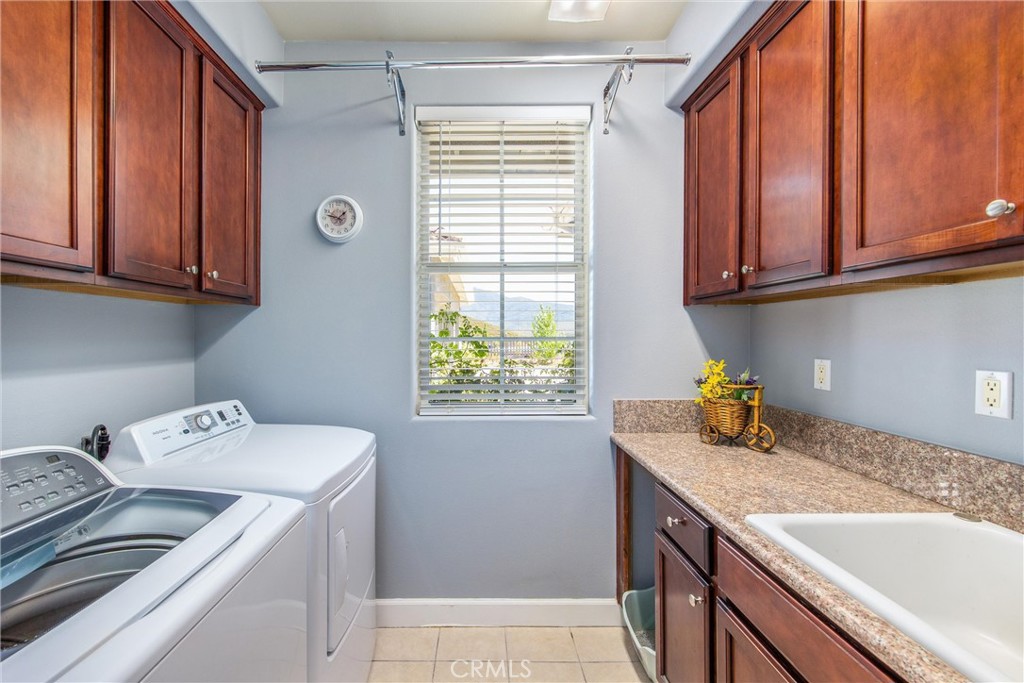 Twin Pines - Residential