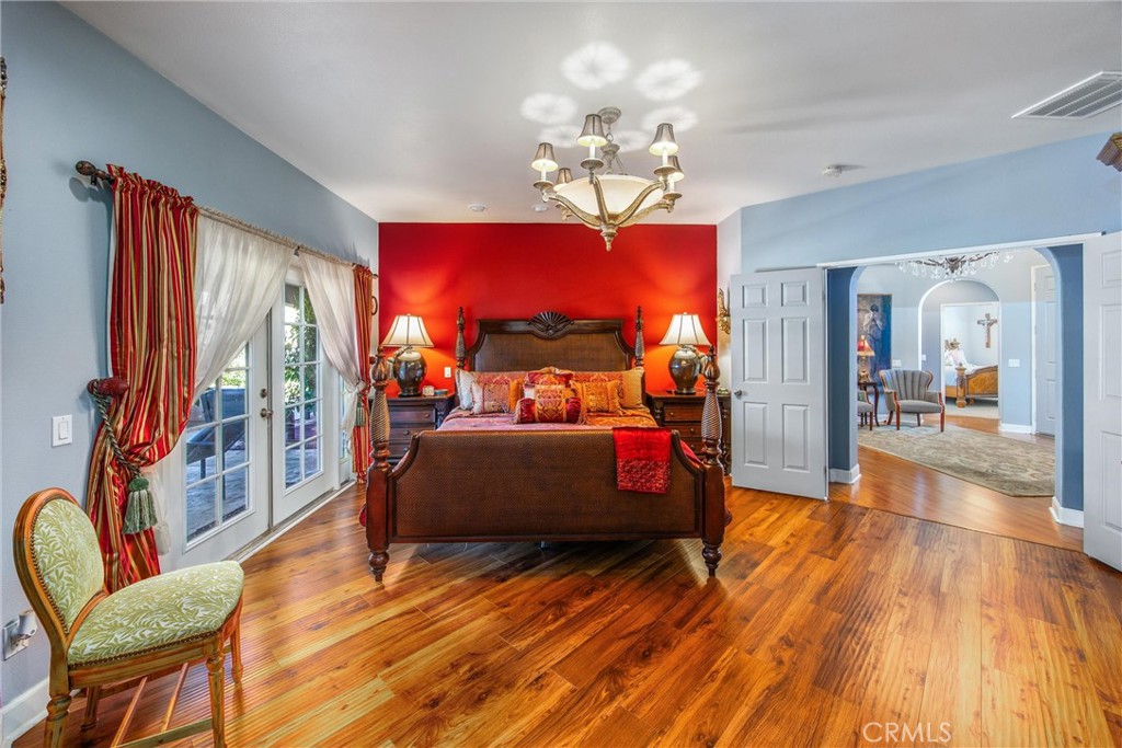 Twin Pines - Residential