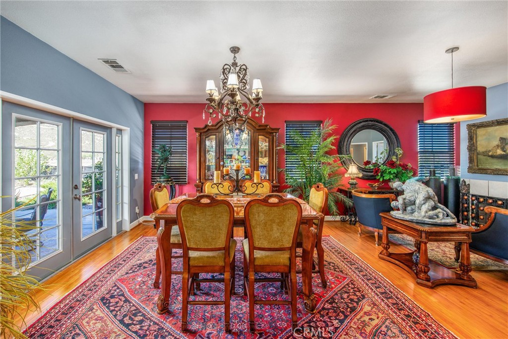 Twin Pines - Residential