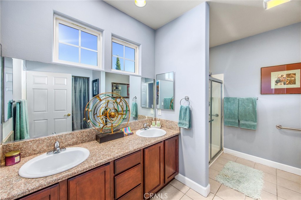 Twin Pines - Residential