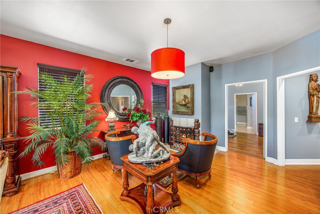 Twin Pines - Residential