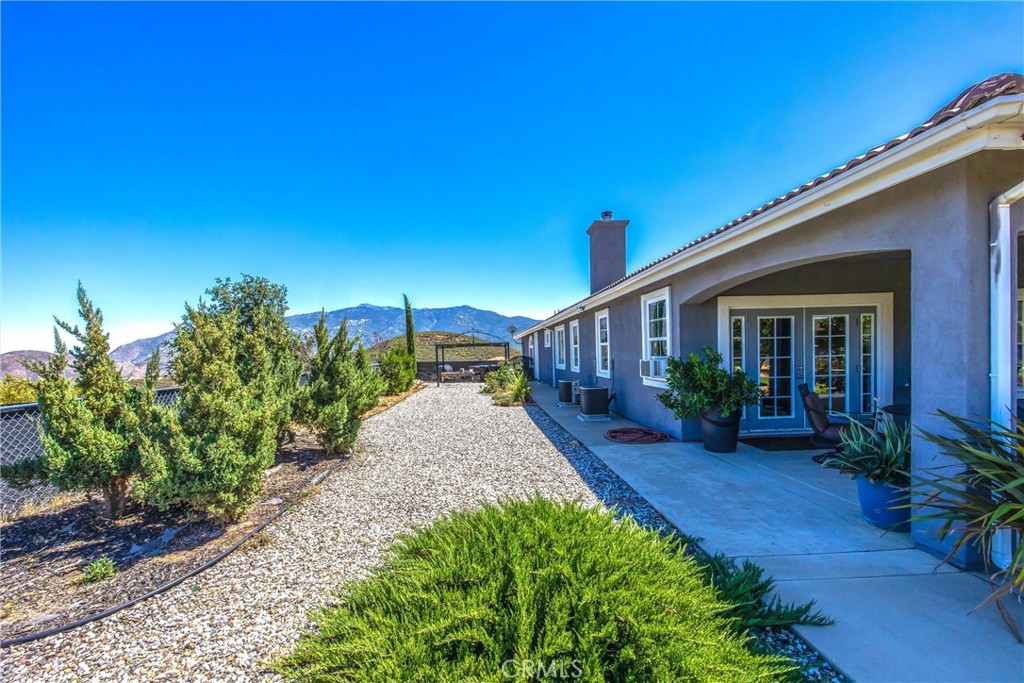 Twin Pines - Residential