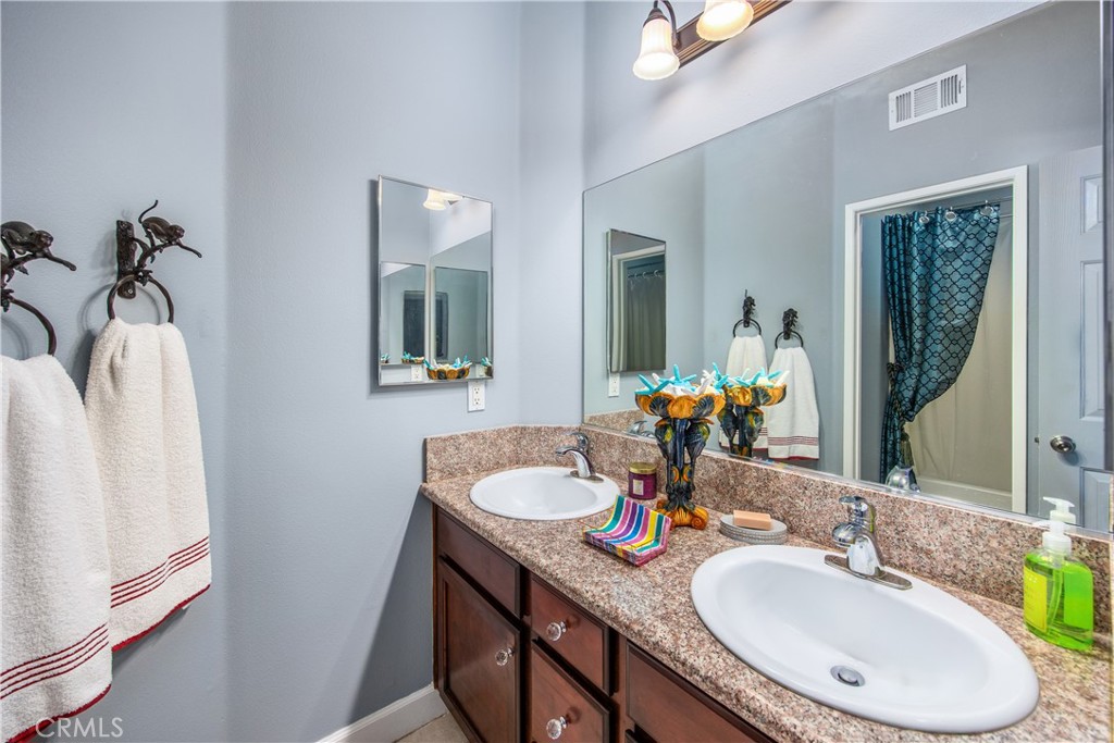 Twin Pines - Residential