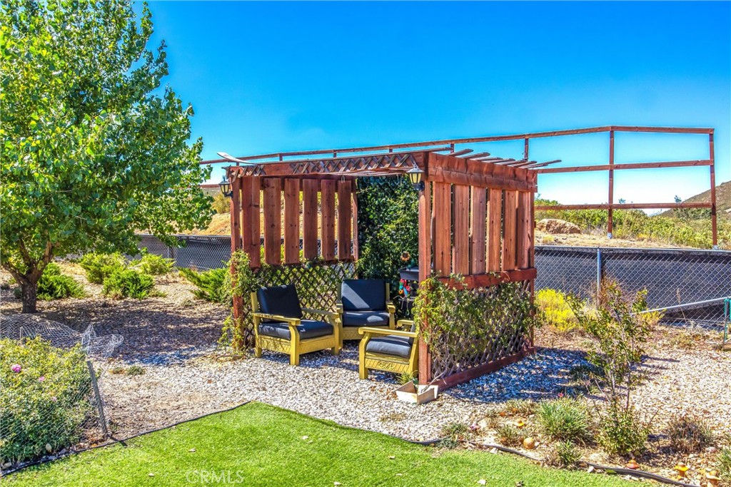 Twin Pines - Residential