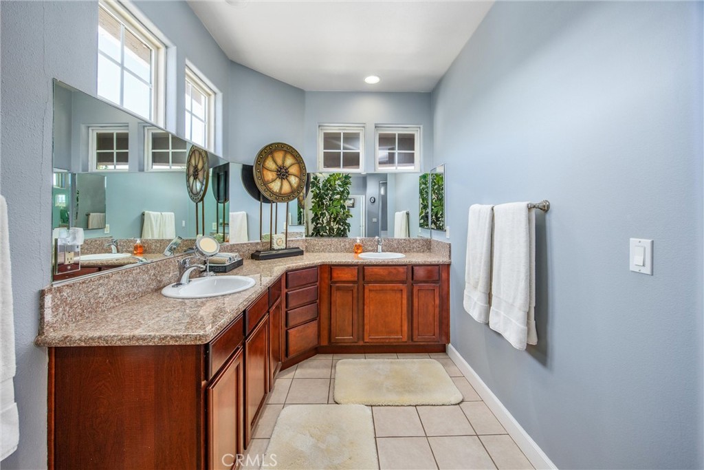 Twin Pines - Residential