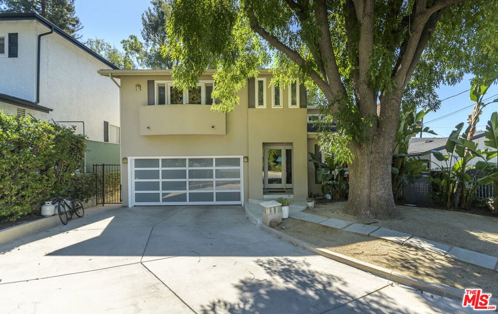 Photo of 21824 San Miguel Street, Woodland Hills, CA 91364 (MLS # 26998133)