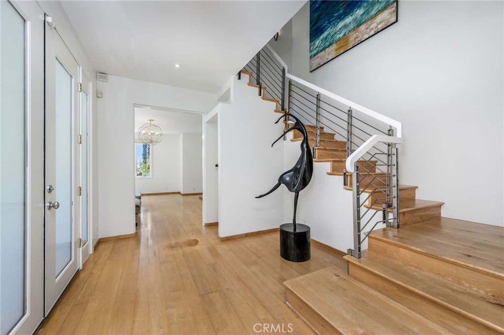 426 Nyes Place