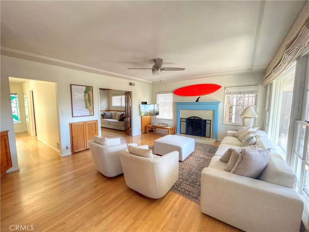 123 Avenida Valencia W