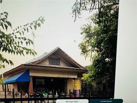 Photo of 5636 Lexington Avenue, Los Angeles, CA 90038 (MLS # WS25224135)