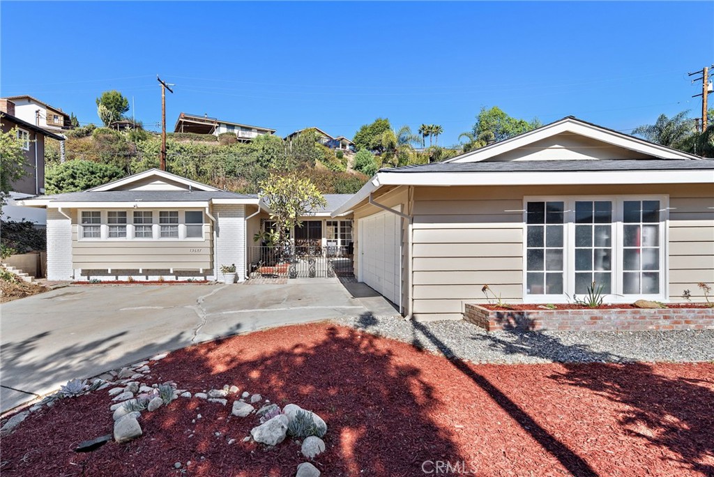 13687 SYCAMORE Drive