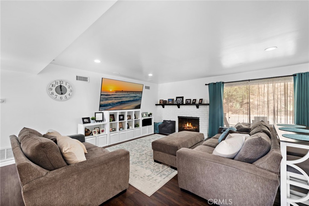 13687 SYCAMORE Drive