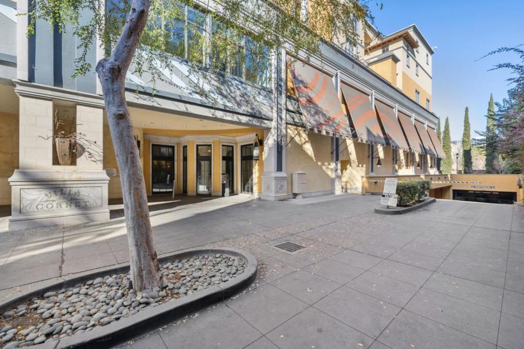 356 Santana Row 320