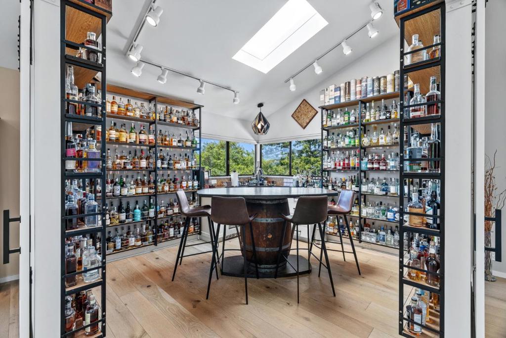 21 Kite Hill Road