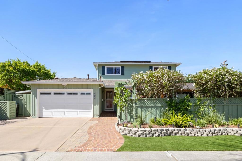 5087 Harwood Road