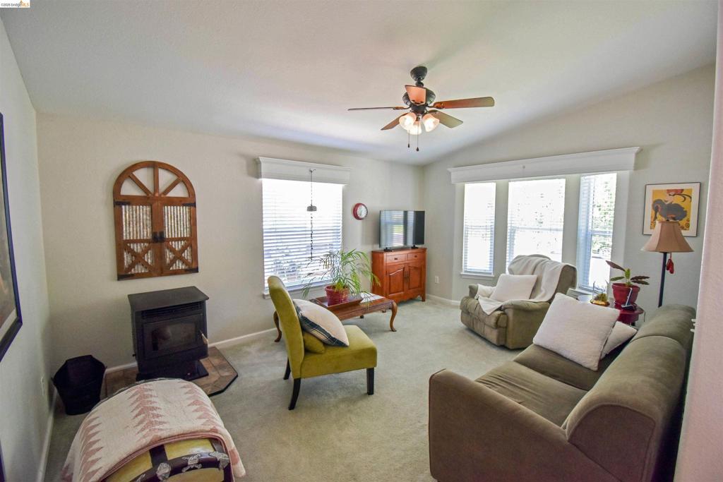 18598 Vista Dr