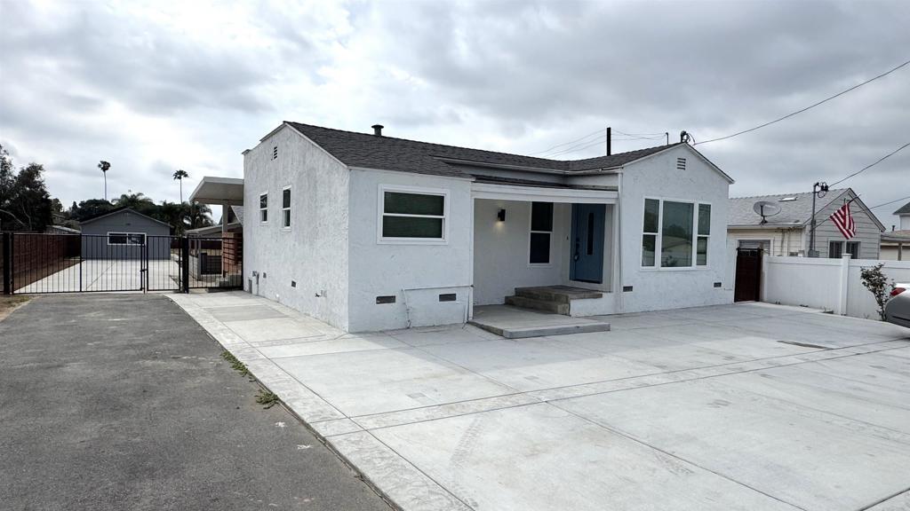 790 792 Leland Place