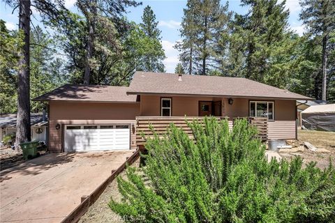 Photo of 16600 Mountain View Drive, Cobb, CA 95426 (MLS # LC25217063) Photo of 16600 Mountain View Drive, Cobb, CA 95426 (MLS # LC25217063)