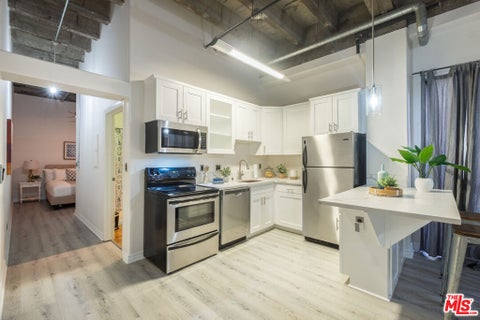 Tiny photo for 312 W 5th Street #606, Los Angeles, CA 90013 (MLS # 26102936)