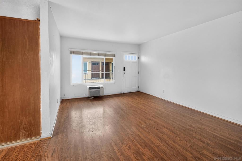 4346 52nd Street 10