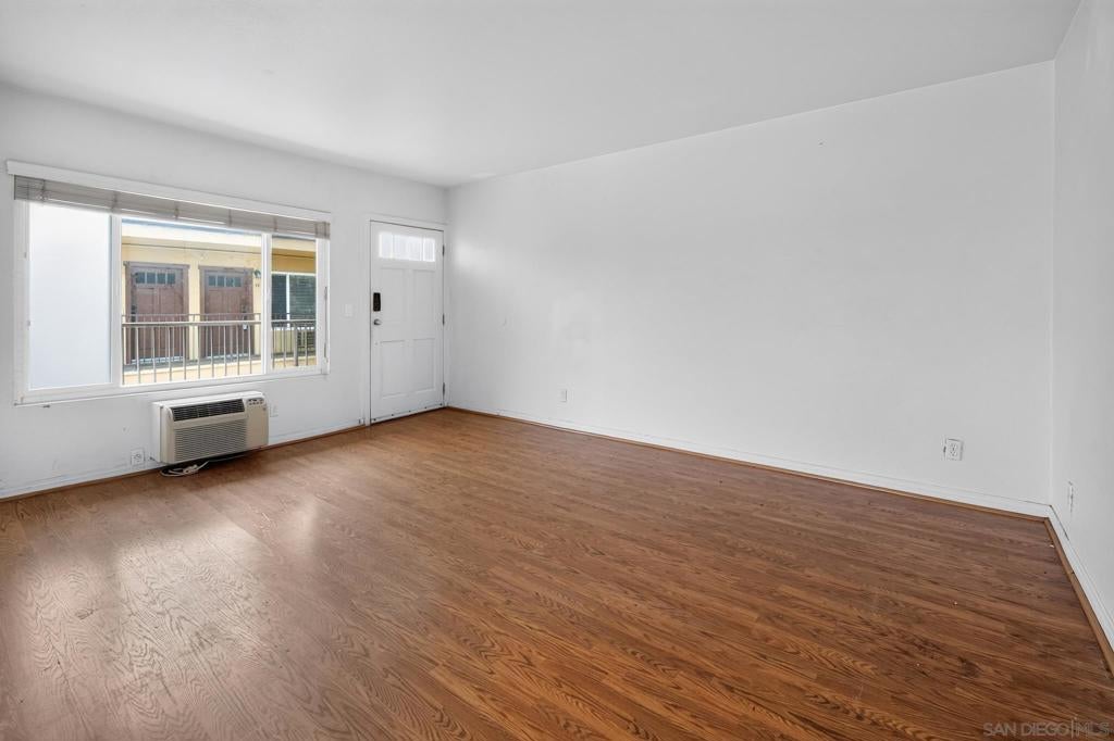 4346 52nd Street 10