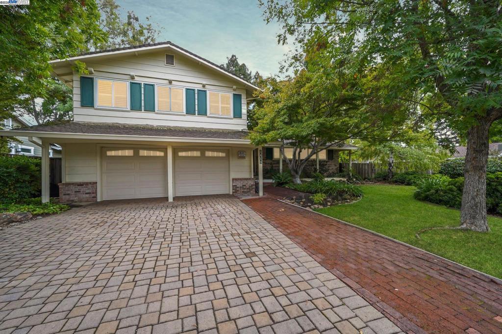 NORTH GATE - Residential