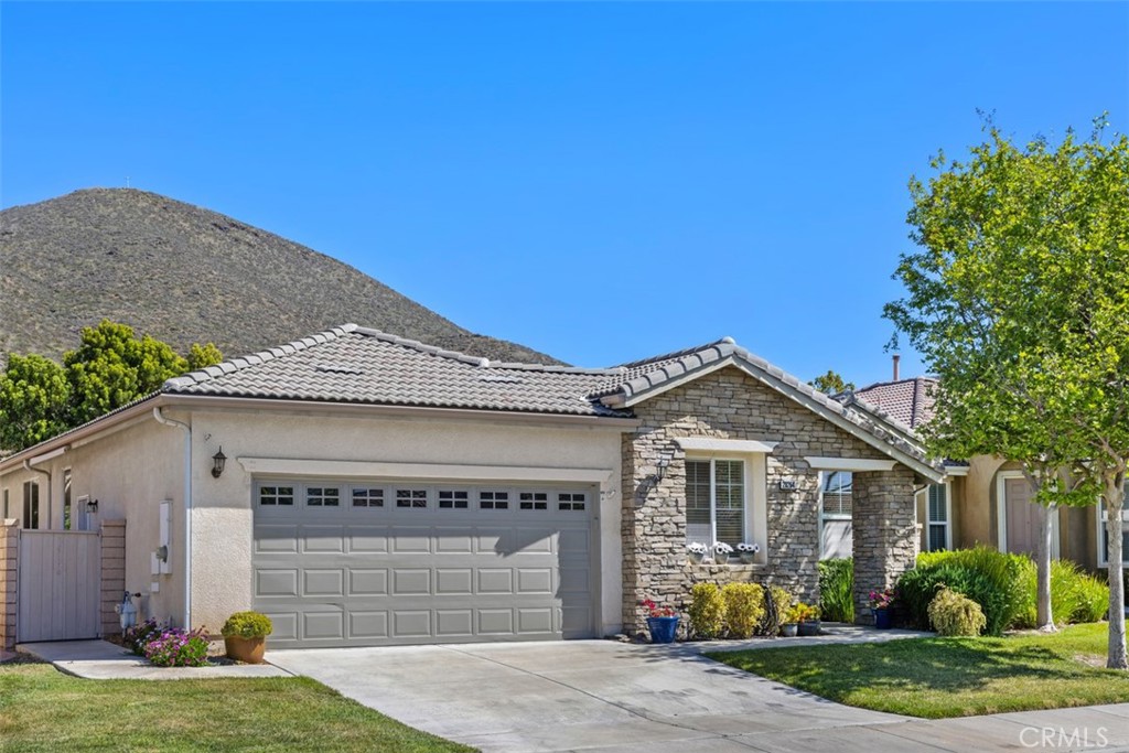 28264 Lone Mountain Court
