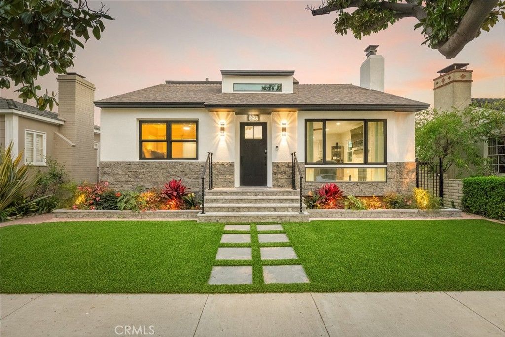 Photo of 286 Glendora Avenue, Long Beach, CA 90803 (MLS # PW26069680)