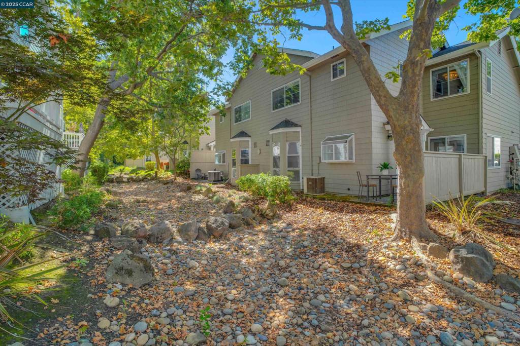SHADOWBROOK - Residential