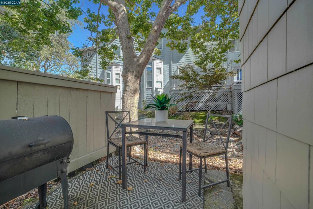 SHADOWBROOK - Residential