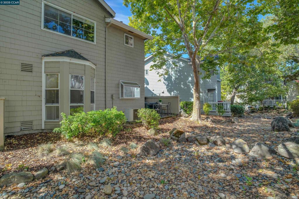 SHADOWBROOK - Residential