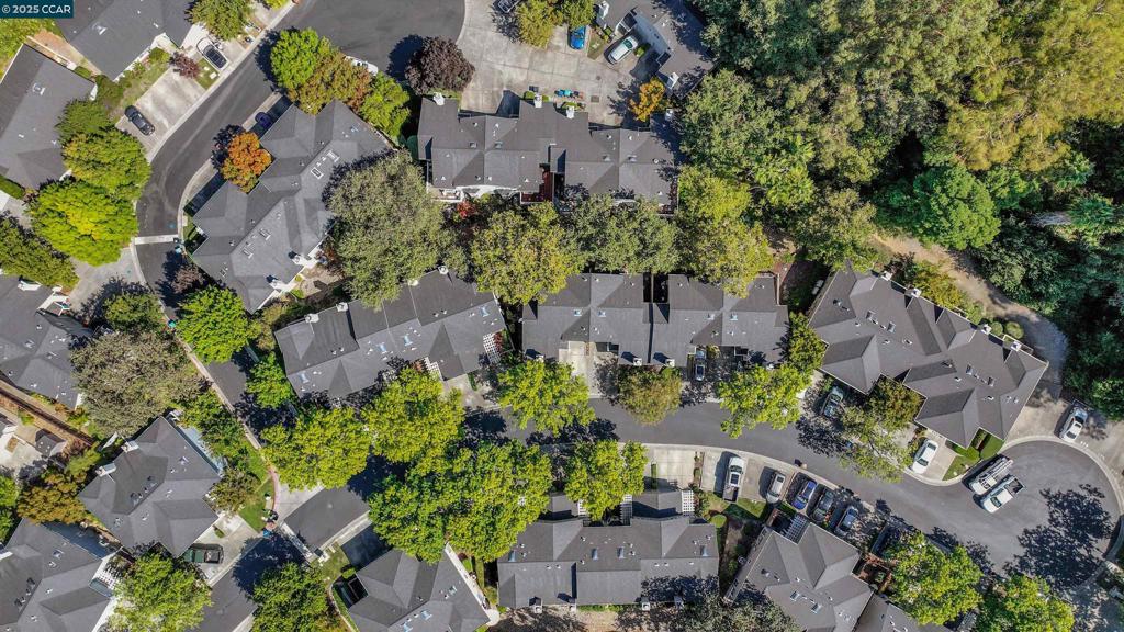 SHADOWBROOK - Residential