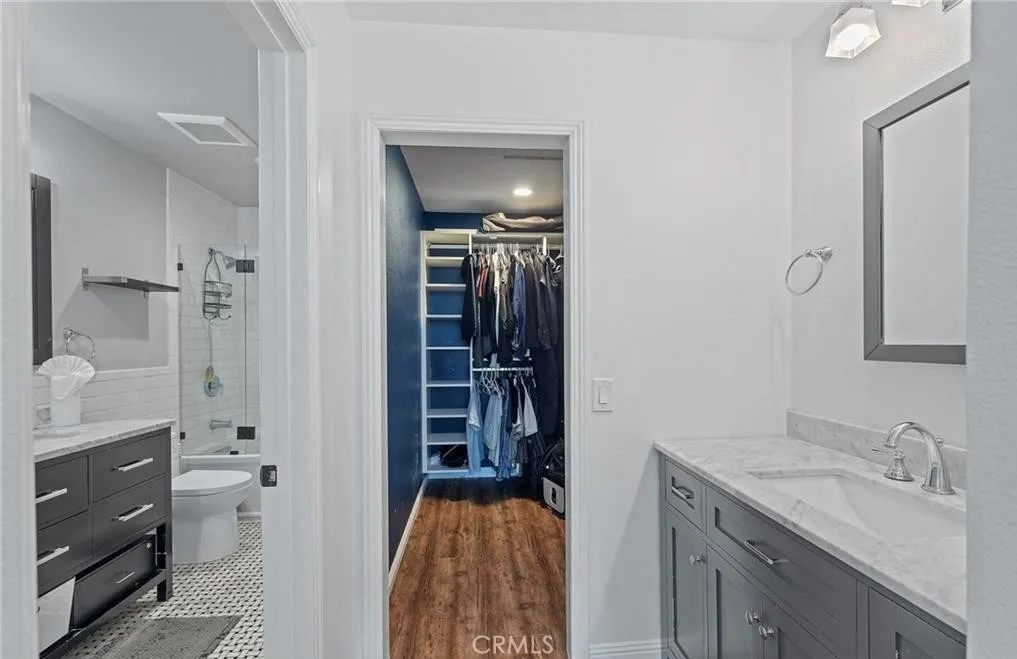 Irvine, California 92612, United States, 2 Bedrooms Bedrooms, ,2 BathroomsBathrooms,Residential,Pending,251084