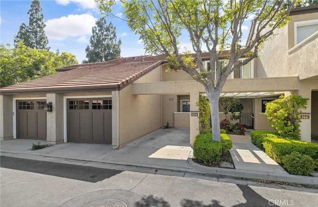 Irvine, California 92612, United States, 2 Bedrooms Bedrooms, ,2 BathroomsBathrooms,Residential,Pending,251084