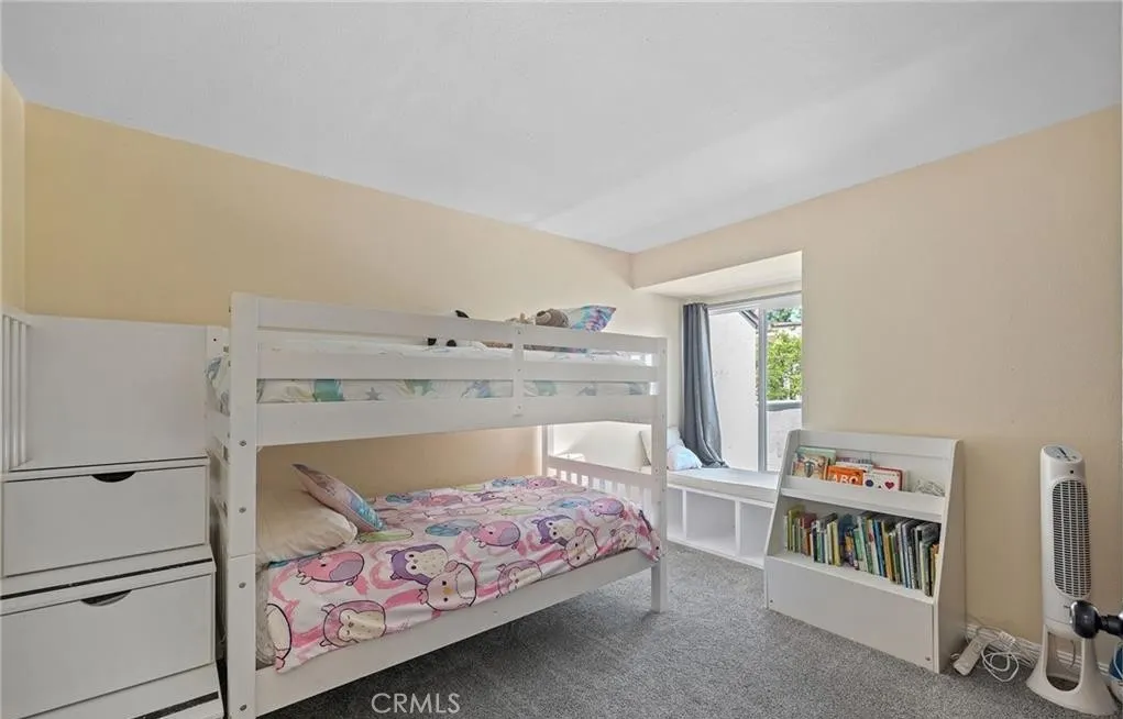 Irvine, California 92612, United States, 2 Bedrooms Bedrooms, ,2 BathroomsBathrooms,Residential,Pending,251084