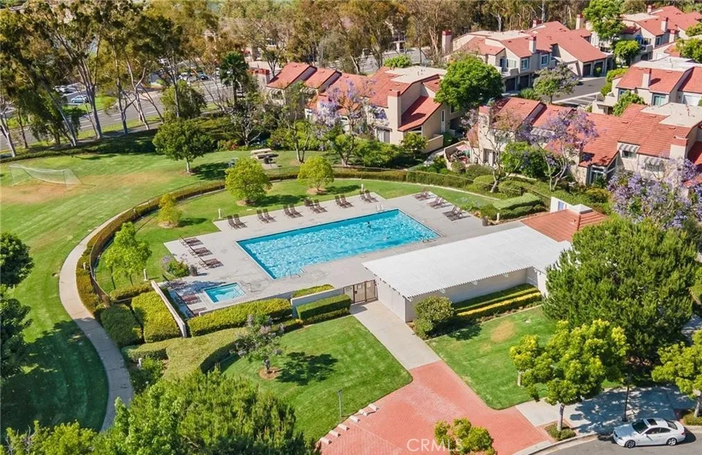 Irvine, California 92612, United States, 2 Bedrooms Bedrooms, ,2 BathroomsBathrooms,Residential,Pending,251084