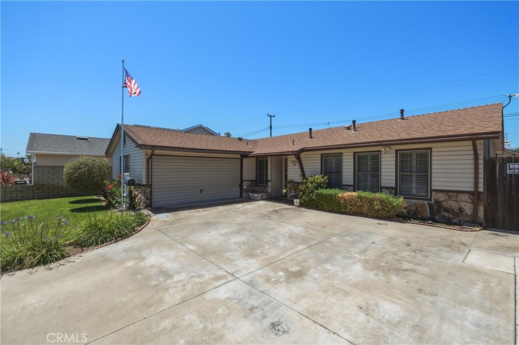 16301 Golden Gate Lane