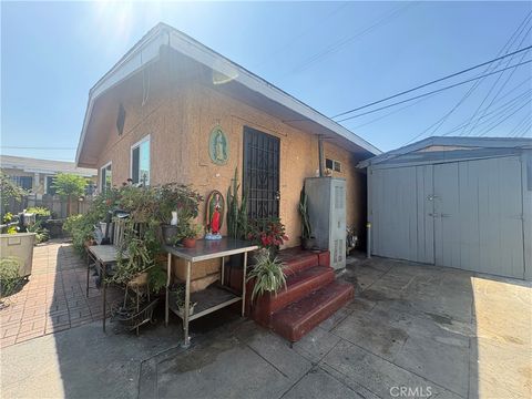 Photo of 7021 Hood Ave Ave, Huntington Park, CA 90255 (MLS # PW26065168)