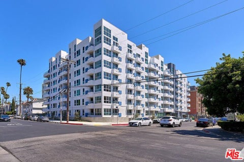 Photo of 510 S Oxford Avenue #204, Los Angeles, CA 90020 (MLS # 26875437)