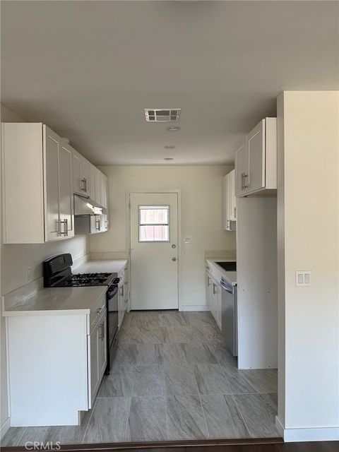 Photo of 2660 N Frederic St #A, Burbank, CA 91504 (MLS # BB25249248) Photo of 2660 N Frederic St #A, Burbank, CA 91504 (MLS # BB25249248)