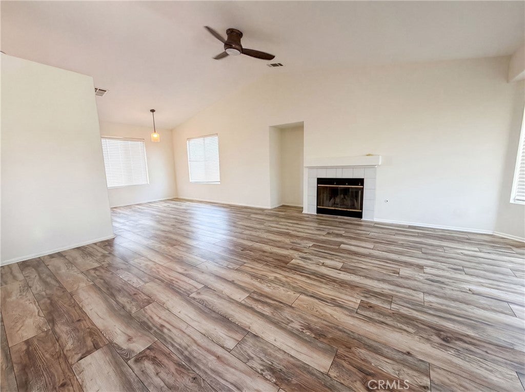 22125 Country Hills