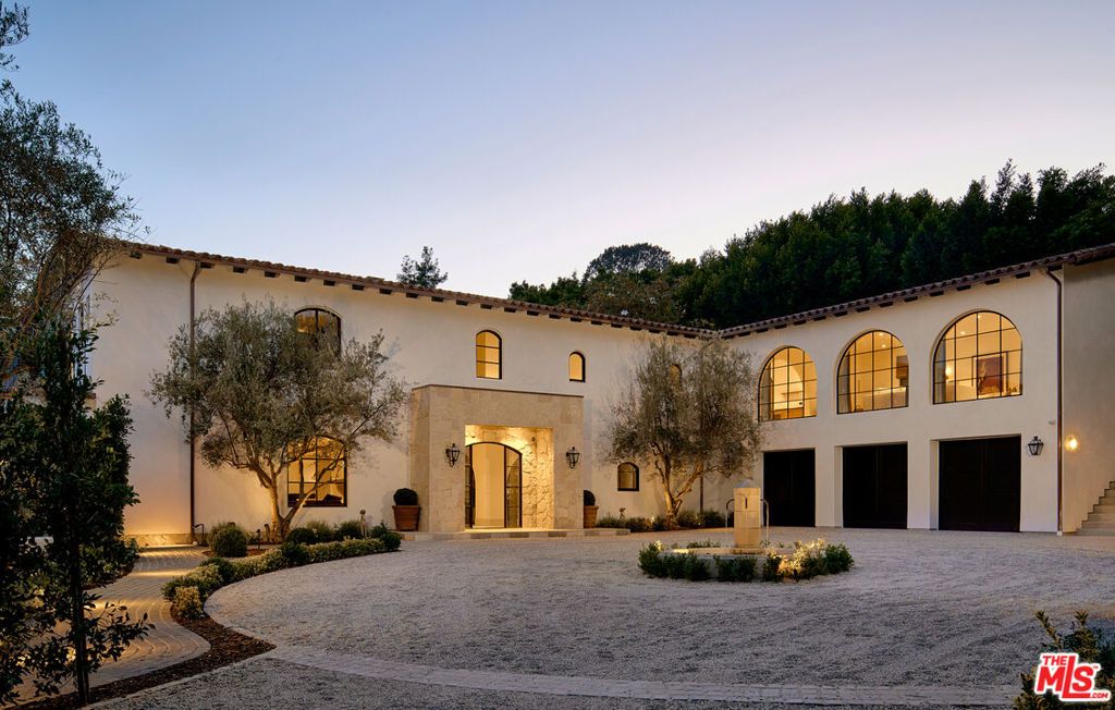 Photo of 701 Nimes Road, Los Angeles, CA 90077 (MLS # 25597735)