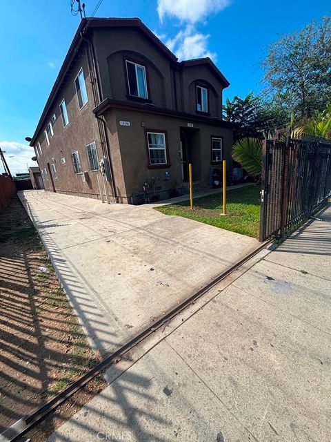 Photo of 314 314 W 56th, Los Angeles, CA 90037 (MLS # PW25232737)