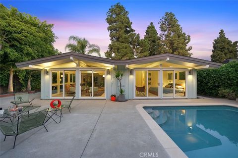 3247 Kallin Long Beach CA 90808